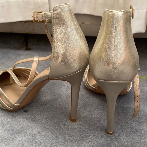Gold Heels - Picture 3 of 4